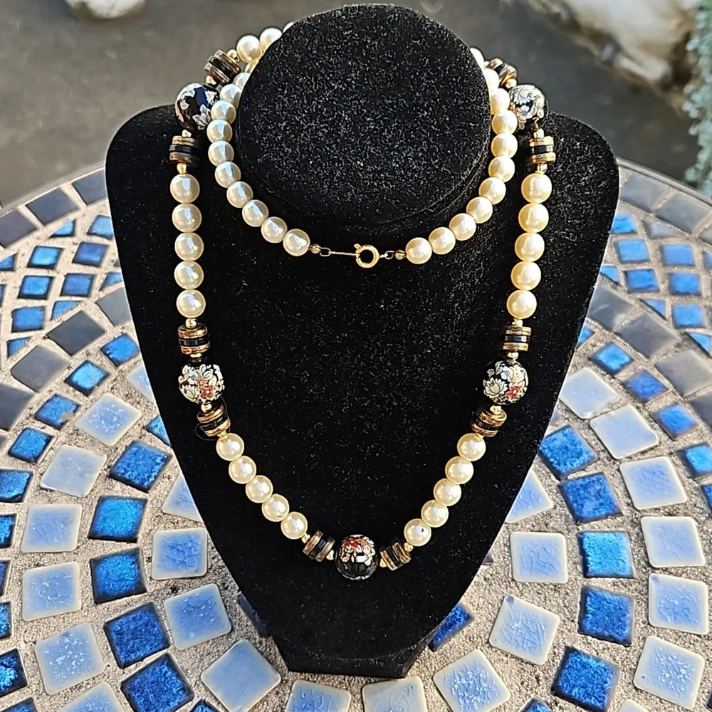 Faux Pearl Lucite Flowered Black Beads Necklace